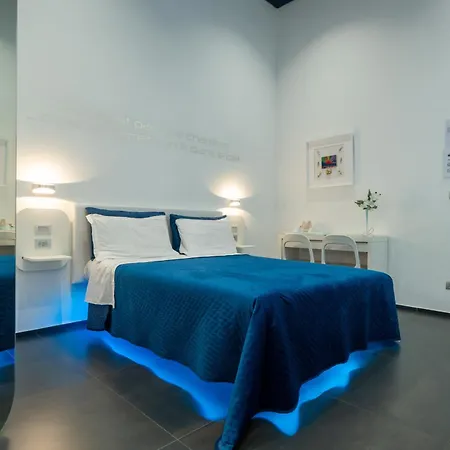 Frühstückspension Skyhouse Chiatamone 2*