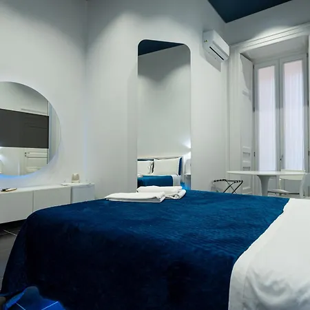 Skyhouse Chiatamone Отель типа 