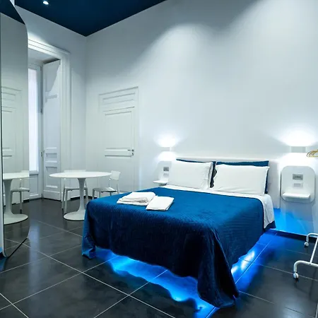 Skyhouse Chiatamone Отель типа 