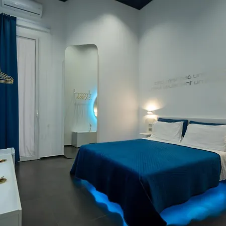 Skyhouse Chiatamone Отель типа 