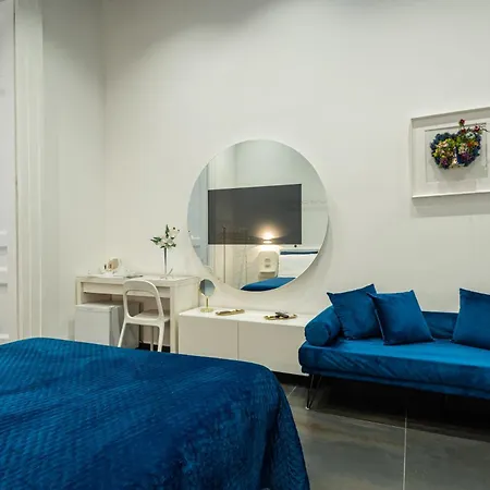 Skyhouse Chiatamone 2* Naples