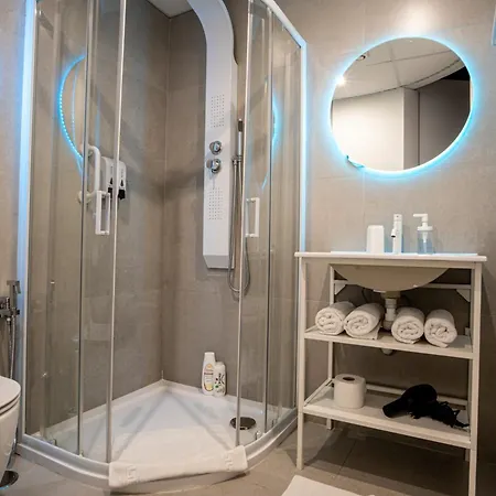 Skyhouse Chiatamone 4*