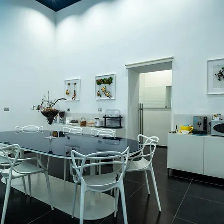 Skyhouse Chiatamone Неаполь