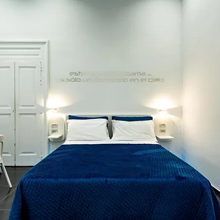 Bed and Breakfast Skyhouse Chiatamone