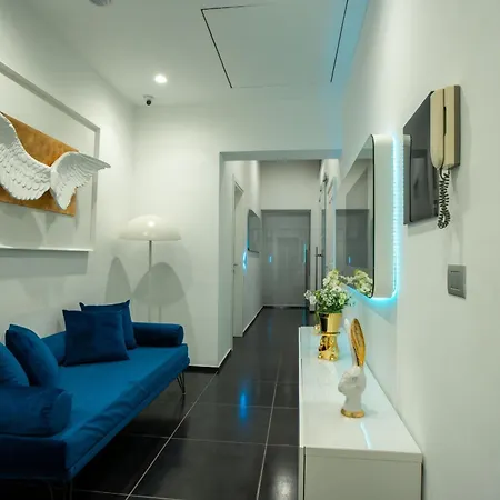 Skyhouse Chiatamone Bed & Breakfast Naples