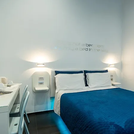 Skyhouse Chiatamone Bed & Breakfast Naples