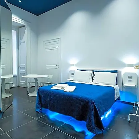 Skyhouse Chiatamone Bed & Breakfast