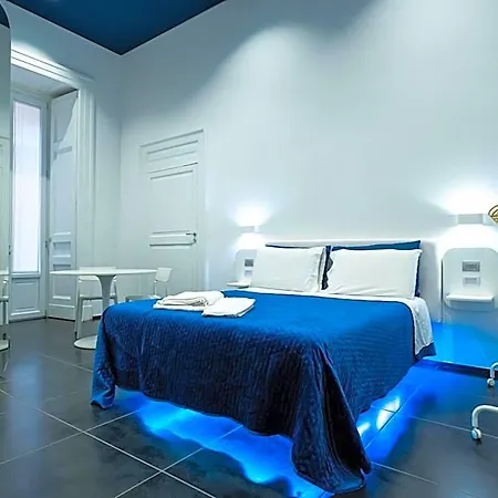 Skyhouse Chiatamone Bed & Breakfast