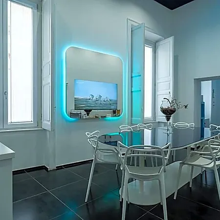Skyhouse Chiatamone 4* Napoli