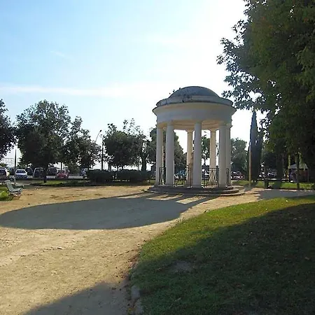 Skyhouse Chiatamone