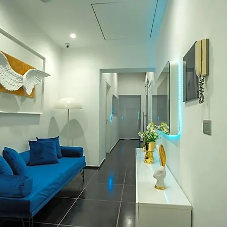 Skyhouse Chiatamone Bed & Breakfast