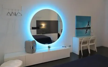 Bed and breakfast Skyhouse Chiatamone 4*