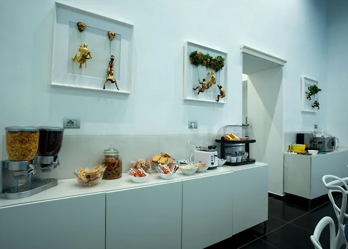 Skyhouse Chiatamone 4*