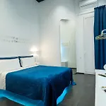 Skyhouse Chiatamone Отель типа 