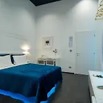 Skyhouse Chiatamone Отель типа 