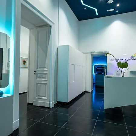 Skyhouse Chiatamone 2* Νάπολη