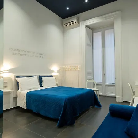 Skyhouse Chiatamone Bed & Breakfast